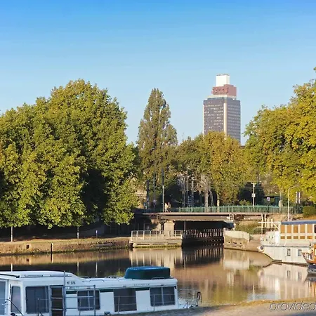 Отель Mercure Ile De Нант