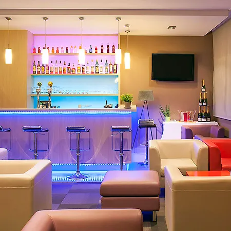 Отель Mercure Ile De Нант