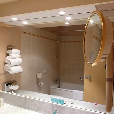 Hotel Mercure Ile De 4*